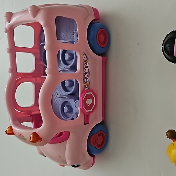 Fisher price little people bus with 2 characters. - Picture 7 of 13